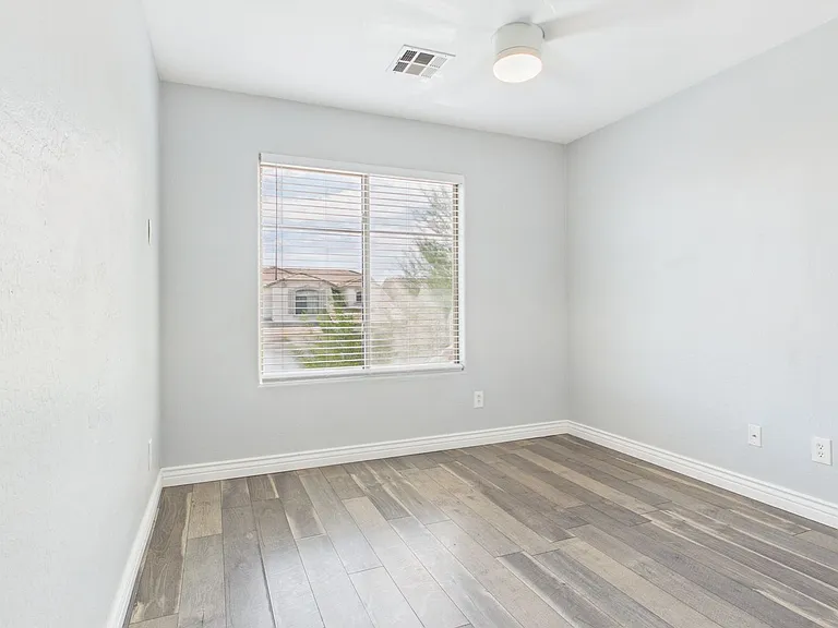 17648 W Lisbon Ln — Photo 27