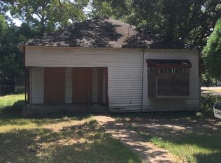 319 W Adoue St, Alvin, TX 77511