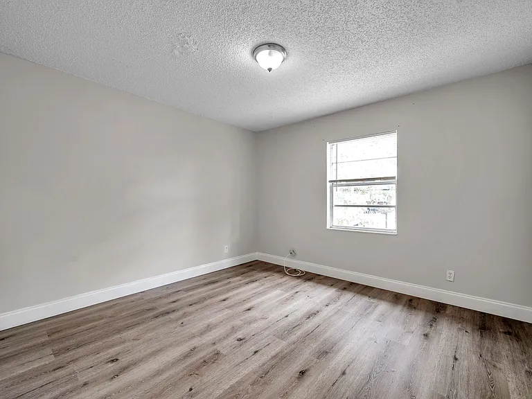 7009 S Mascotte St #B — Photo 10