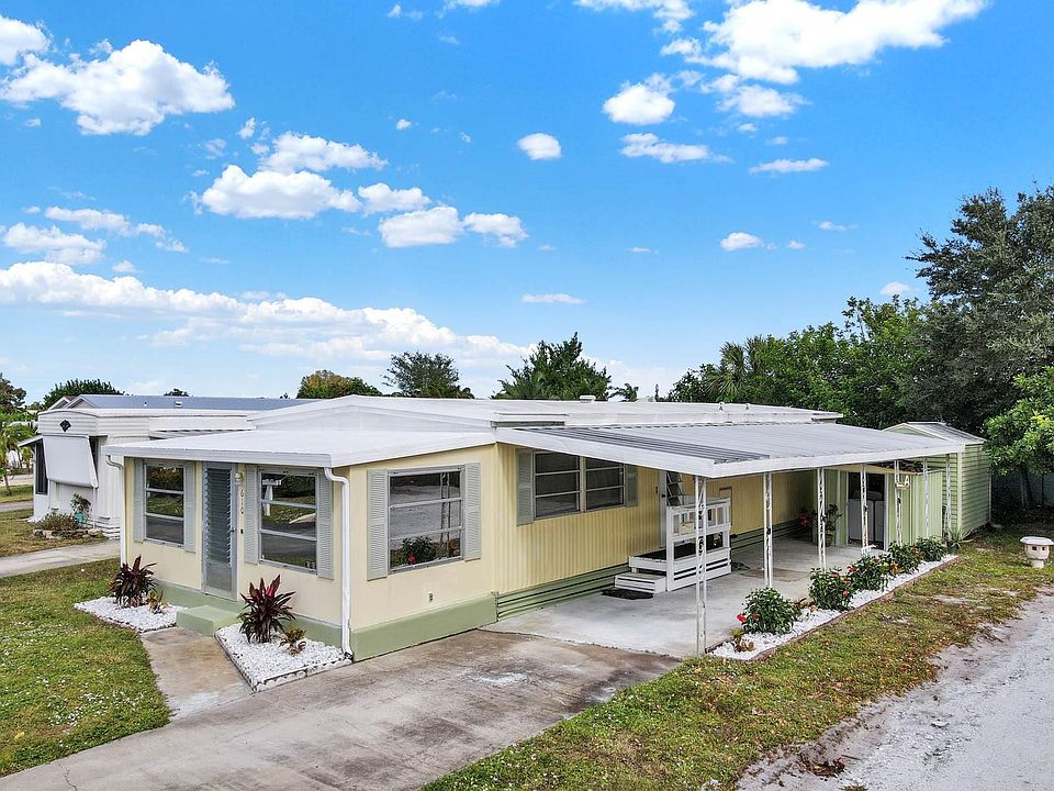1st image of 610 NE Tahiti Way
