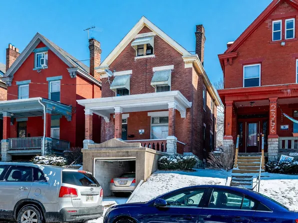 2358 Stratford Ave, Cincinnati, OH 45219