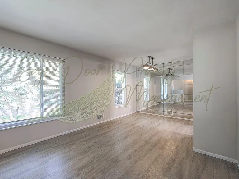 11913 Sycamore Ave — Photo 8