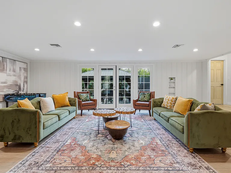 5835 Hillview Park Ave — Photo 47