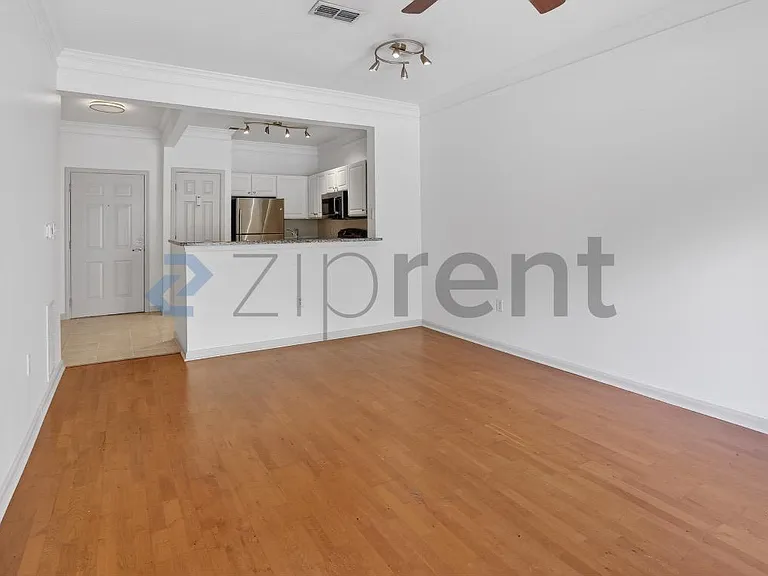 1111 Westchester Rdg NE — Photo 8