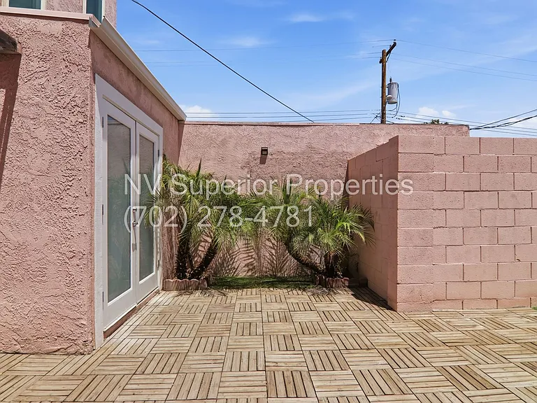 2274 E Desert Inn Rd — Photo 37