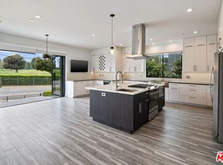 12730 Montana Ave, Los Angeles, CA 90049