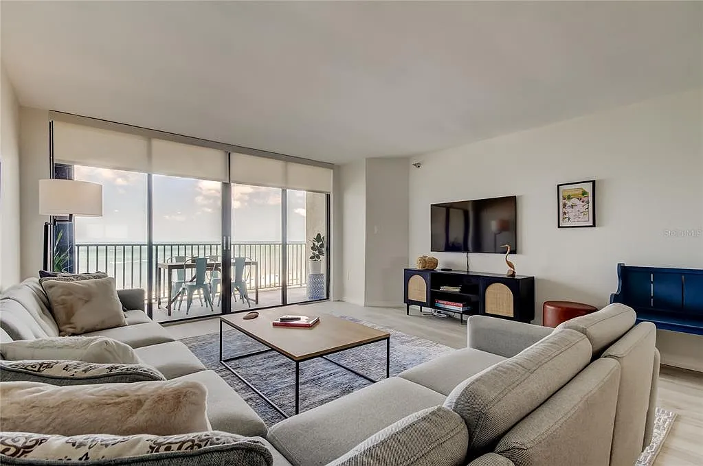 2 bed, 2.0 bath, 1464 sqft, $6,000 — Photo 3