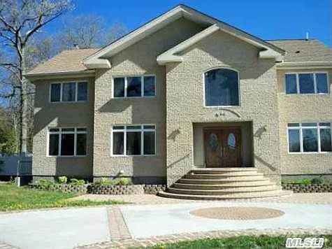 549 Wolf Hill Rd photo 1