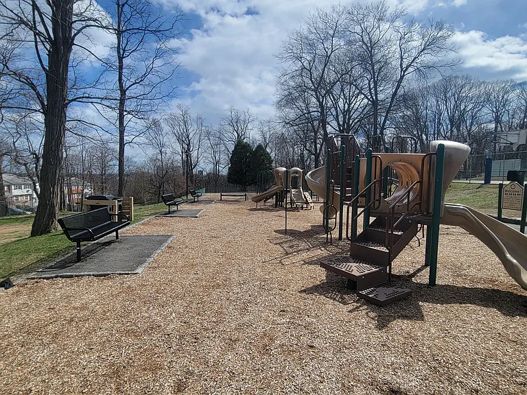 Playground pic#5