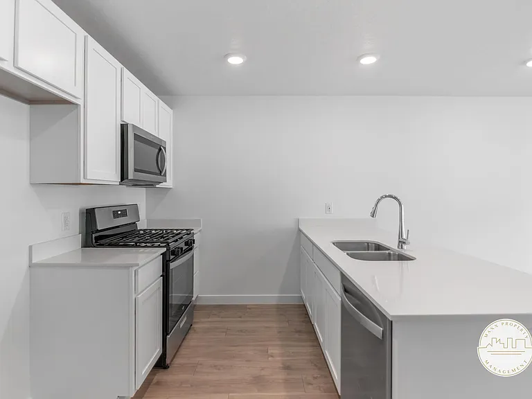 1432 S 3680 E — Photo 4
