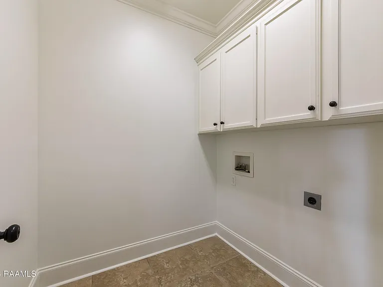 100 Shumard Dr — Photo 38
