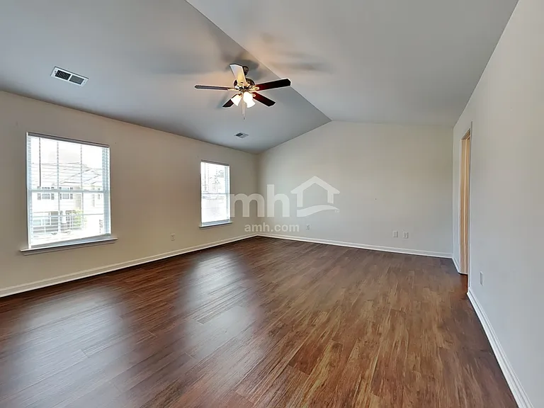 236 Addlestone Cir — Photo 10