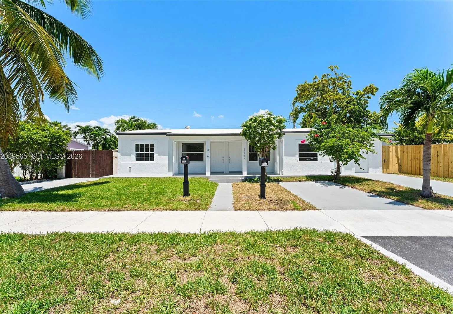 Com Silver Bluff — Photo 2