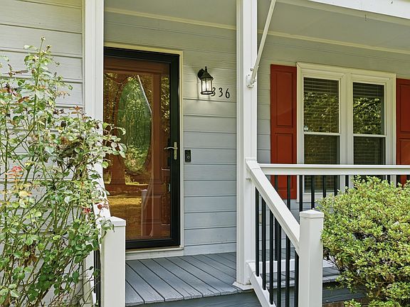 3rd image of 336 Thornwood Ln