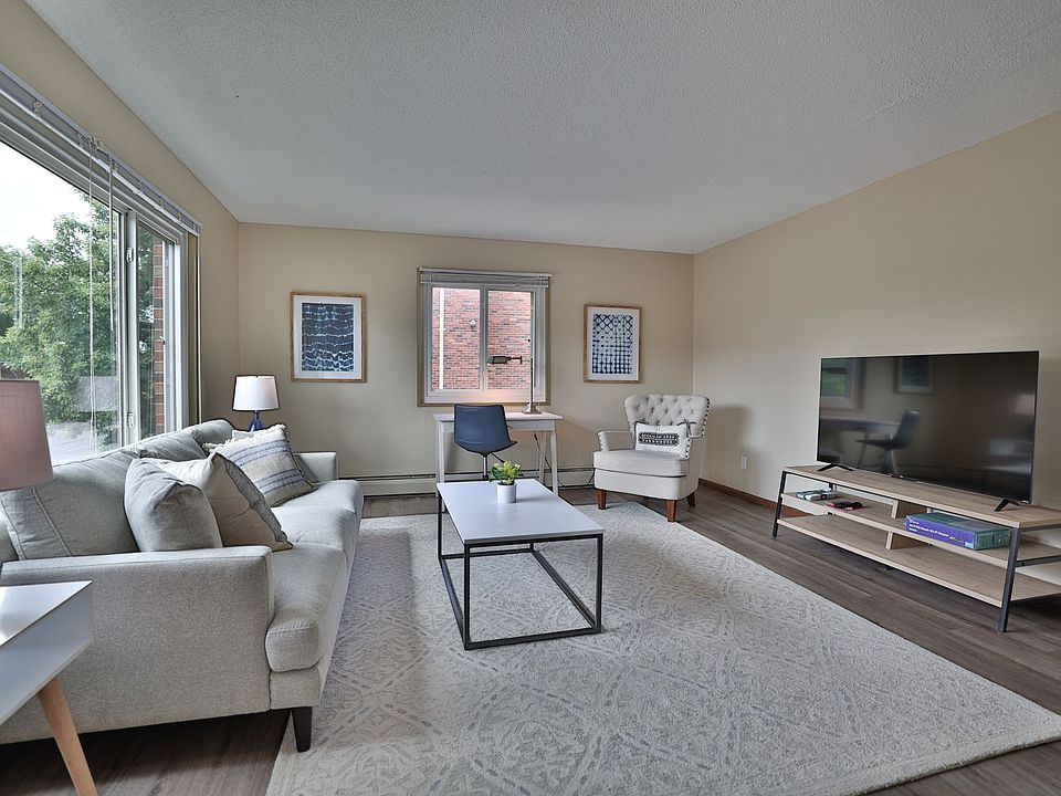1st image of 1441 Marshall St NE #206