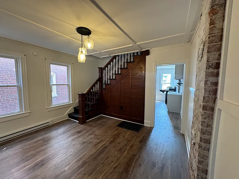 620 Fairview Ave — Photo 3