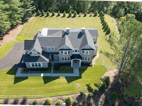 42 Cranmore Rd, Wellesley, MA 02481