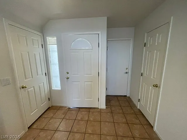 9492 Encanto Cavern Ct — Photo 10