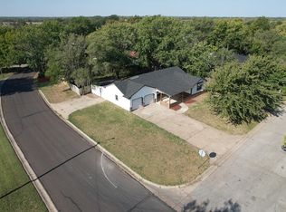 17 Frontier Ln, Rose Hill, KS 67133
