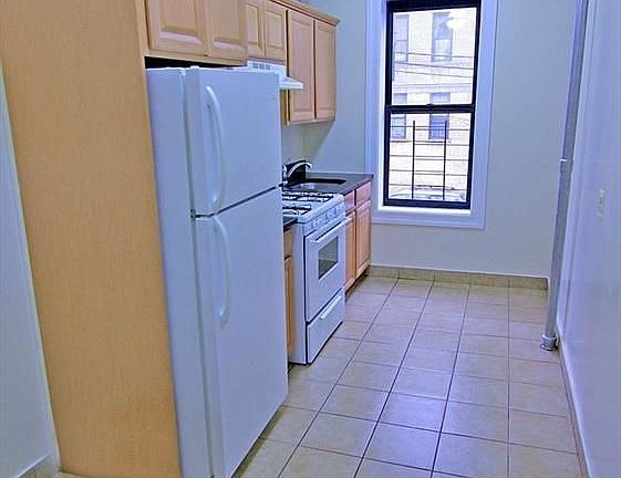 2nd image of 2304 Grand Ave APT 3J