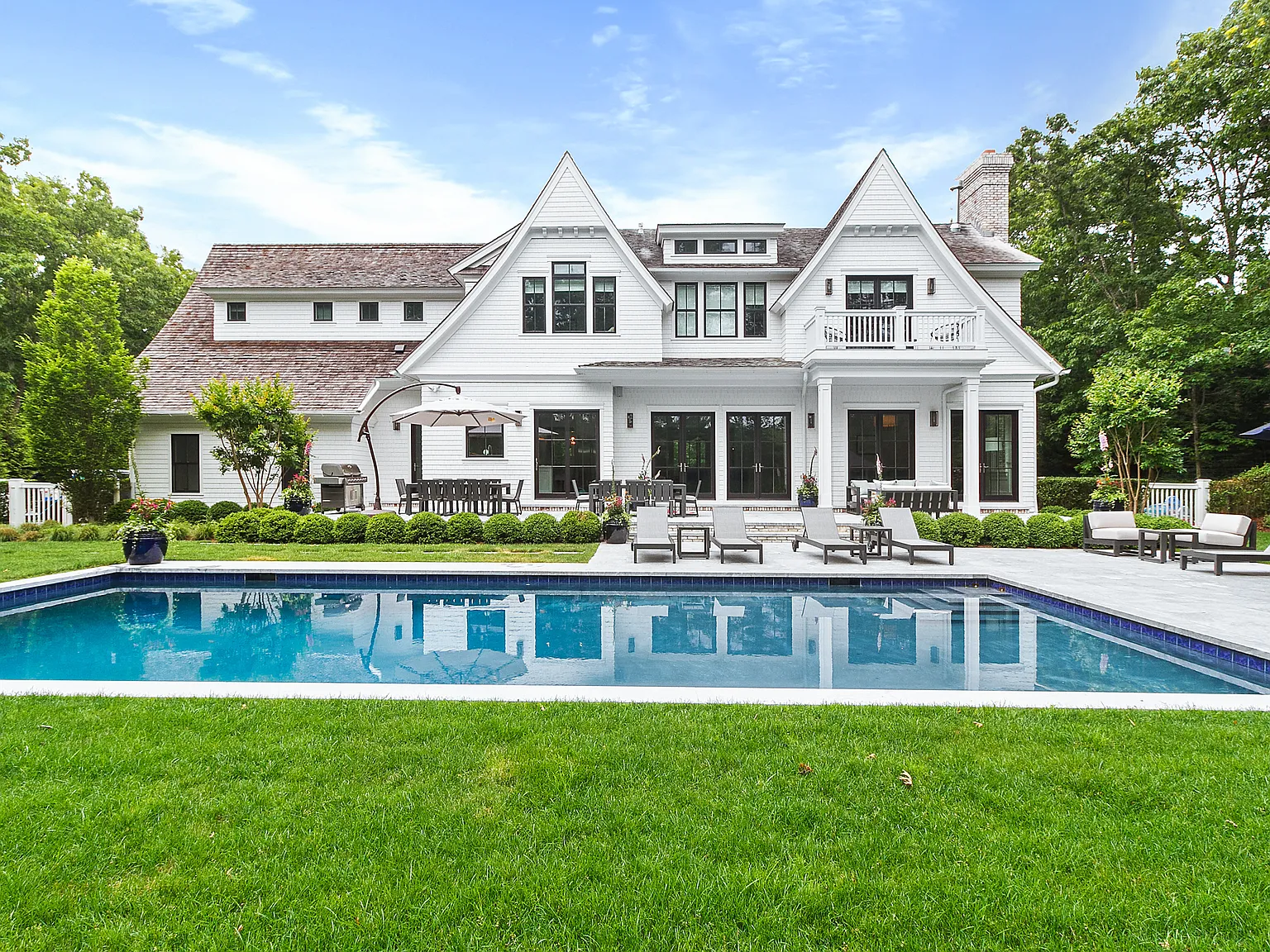 New Southampton 7 Bedroom, Pool, Hot Tub, Community Tennis — Photo 1