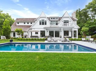 10 Spinnaker Way, Southampton, NY 11968