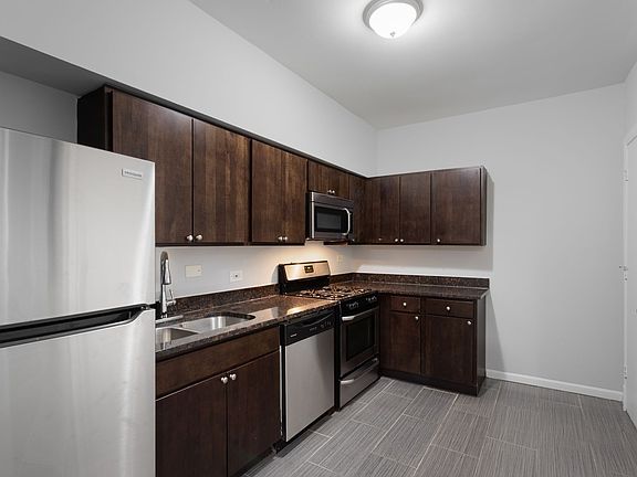 2nd image of 7702 N Marshfield Ave #1