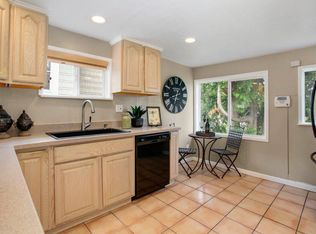 338 NE 54th St, Seattle, WA 98105