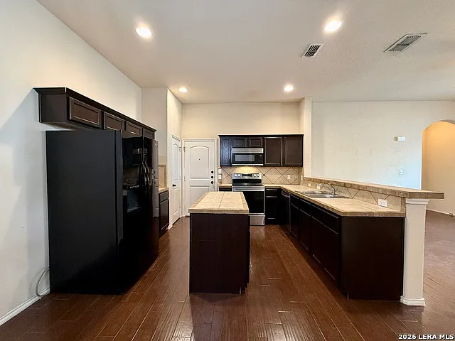 685 Creekside Cir — Photo 5