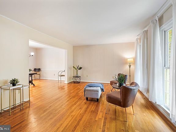 5th image of 5006 Butternut Dr