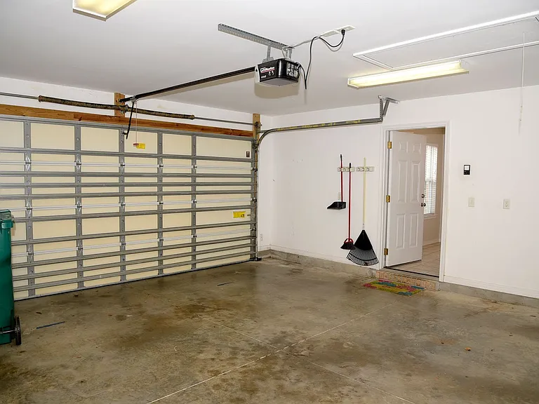 114 Quince Ave — Photo 20