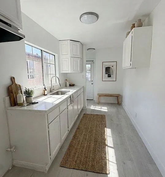 1034 W 84th St — Photo 7