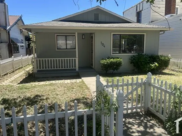 104 4th St, Isleton, CA