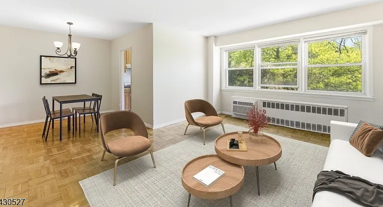 415 Claremont Ave — Photo 9