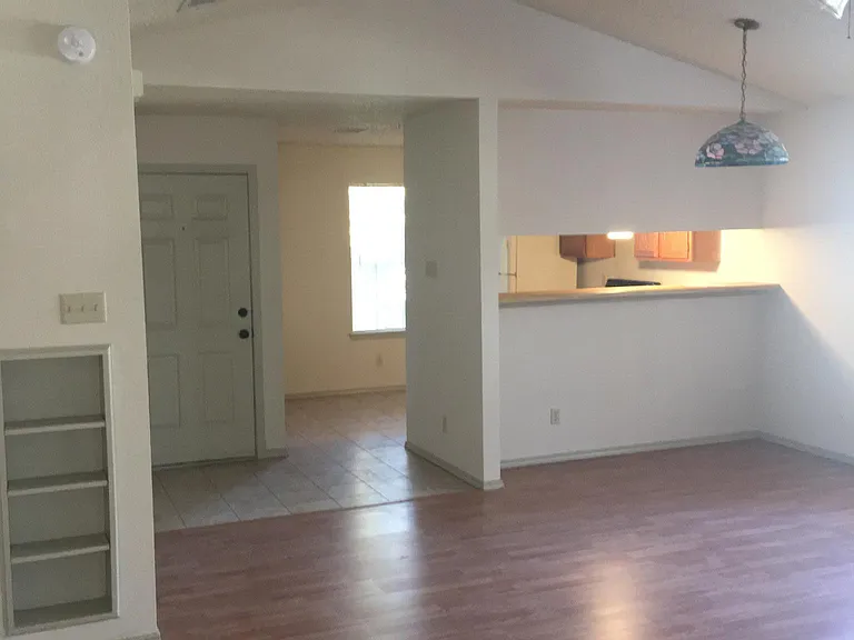 212 Sailmaster St #A — Photo 5