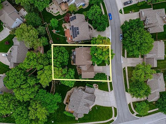 2nd image of 606 Cottonwood Ln