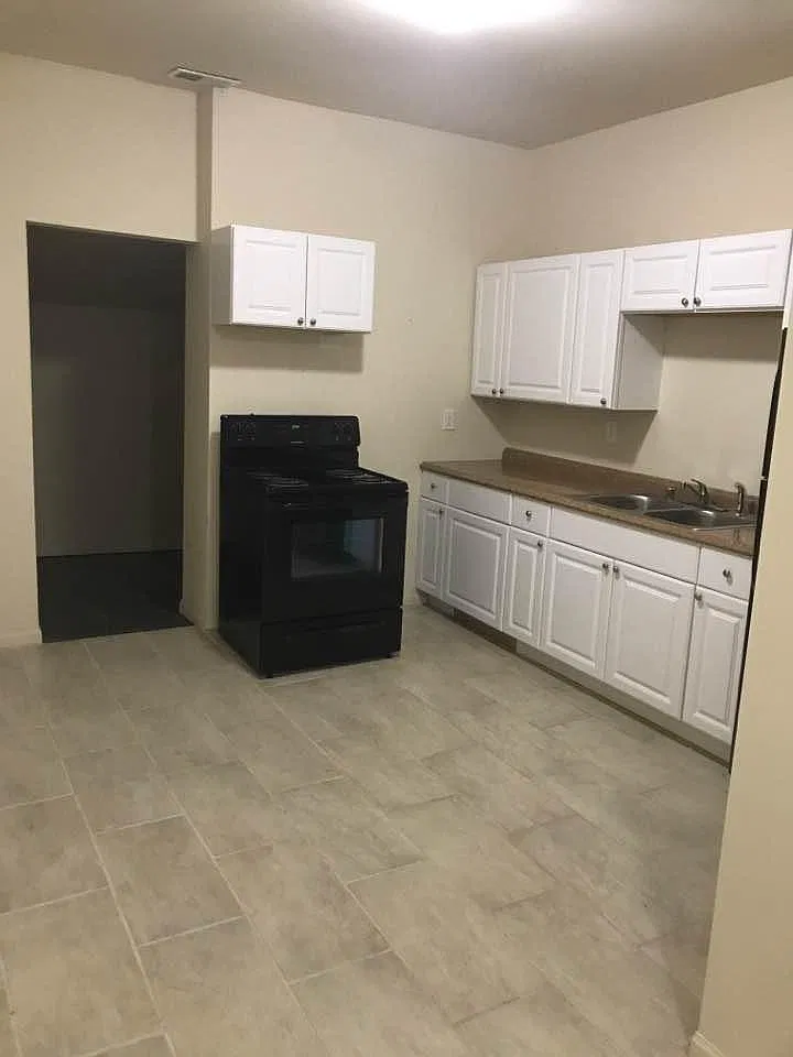 2 bed, 1023 sqft, $1,000 — Photo 2