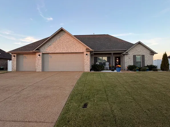 235 Strawberry Ridge Dr, Medina, TN 38355
