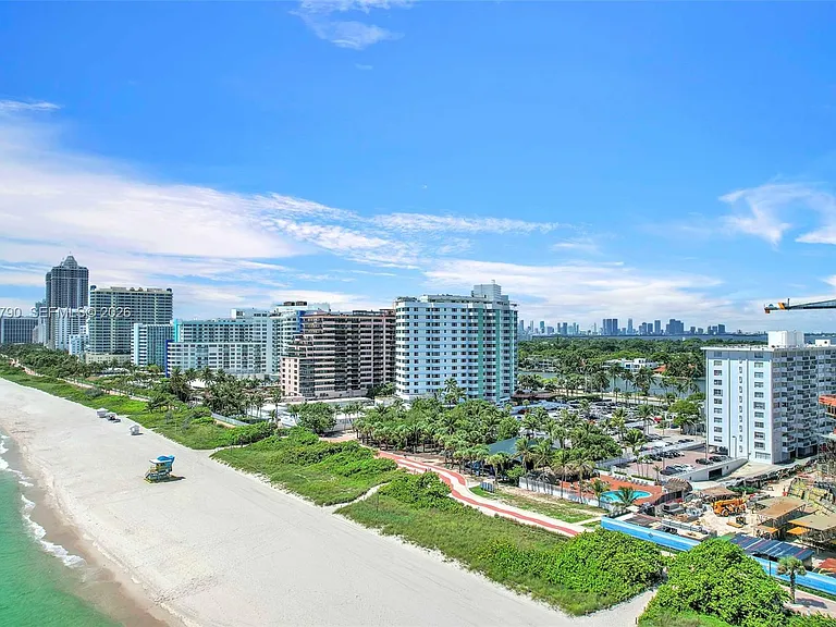 5313 Collins Ave #204 — Photo 30