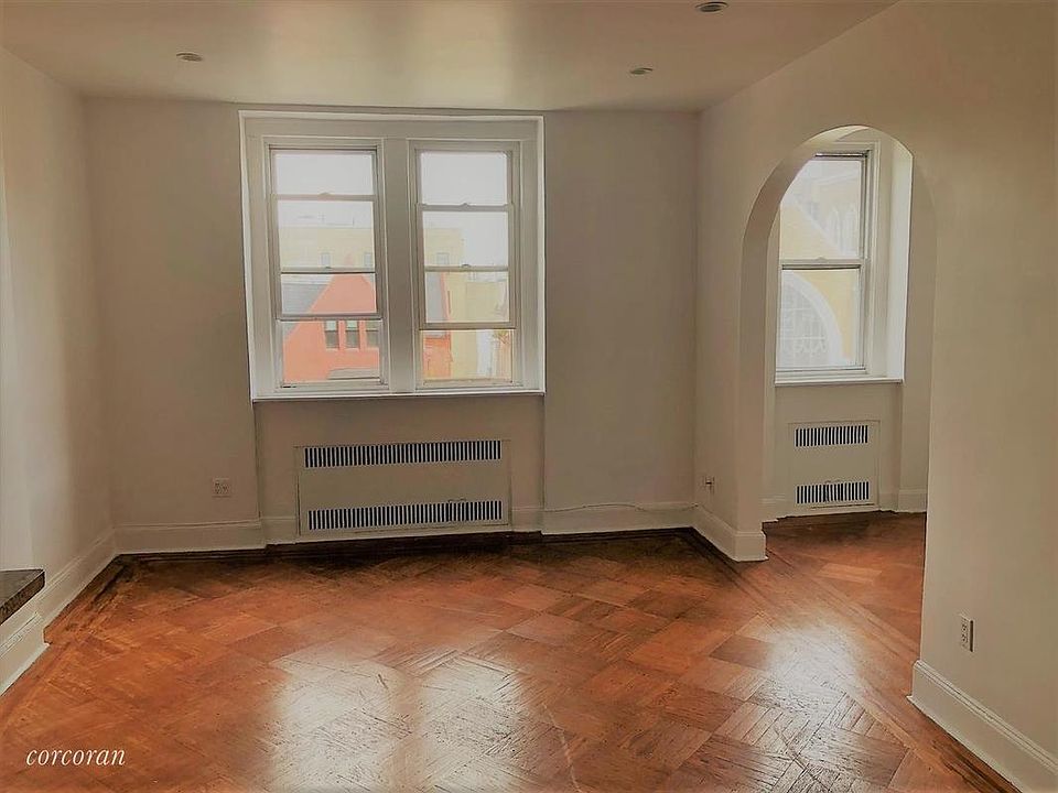 1st image of 184 New York Ave APT 3
