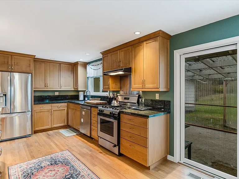 6935 SW Taylors Ferry Rd — Photo 11