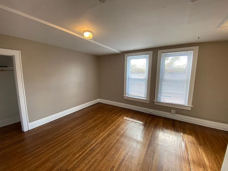 Highland St 1441-1443 CR — Photo 19