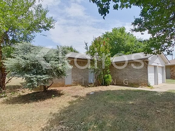2nd image of 405 E Brookview Lane Ct