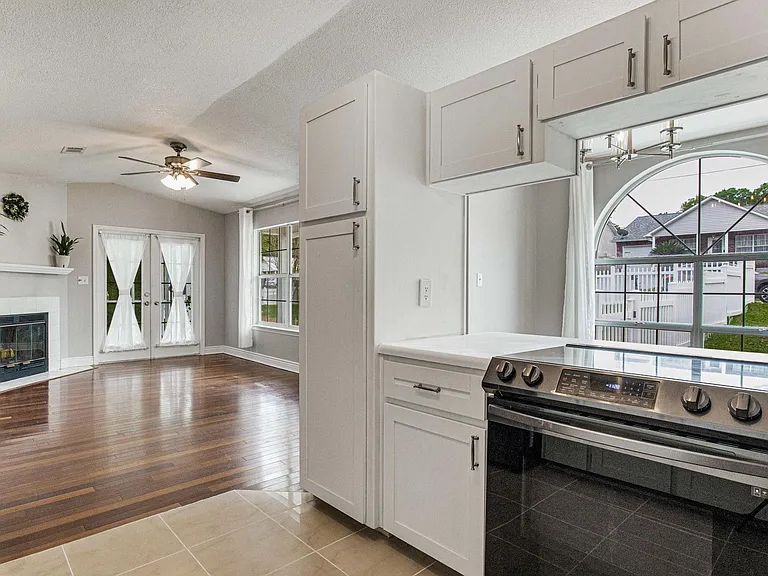 3420 Riverside Dr — Photo 29