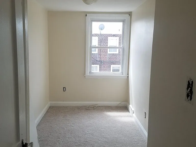 1378 Westbury Dr — Photo 16