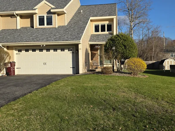 38 Captains Blvd, Waterford, NY 12188