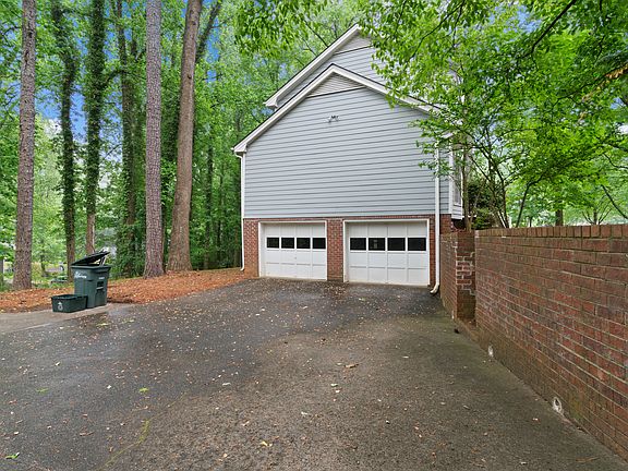 2nd image of 189 Knollwood Dr NW