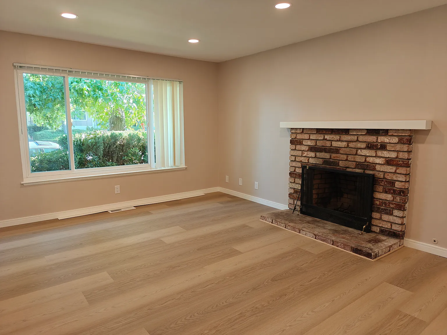 3 bed, 1550 sqft, $4,995 — Photo 4