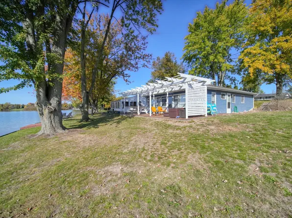 322 Dewey Lake Bch, Brooklyn, MI 49230