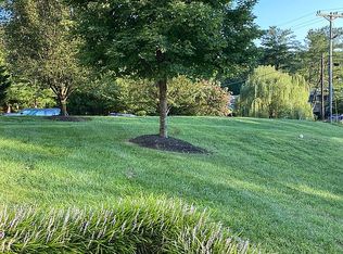 19227 Fuller Heights Rd, Triangle, VA 22172